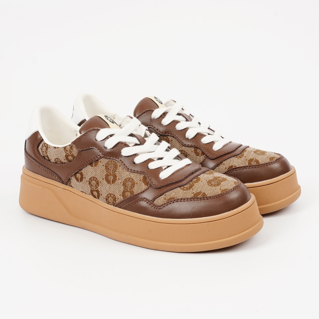 Soft upper and cushioned insole make this pair ideal for daily use