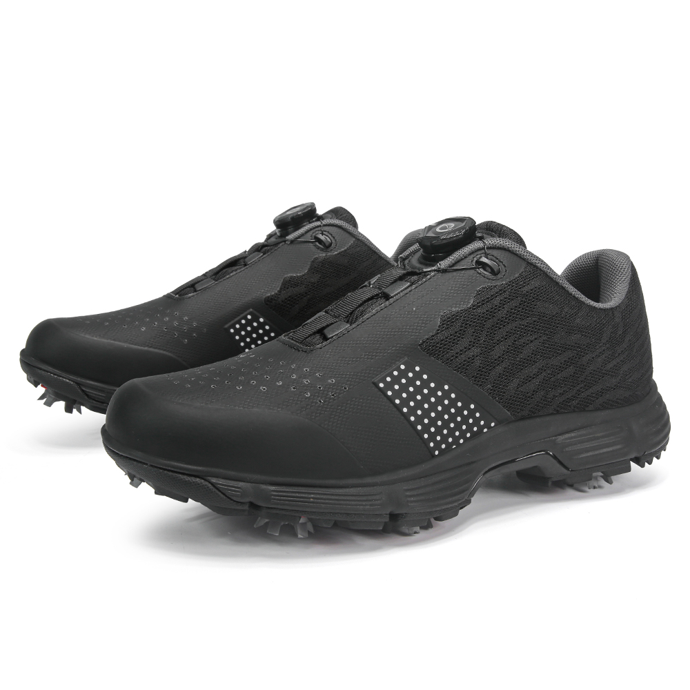 Lightweight and breathable CFT X615 golf footwear for comfort on course